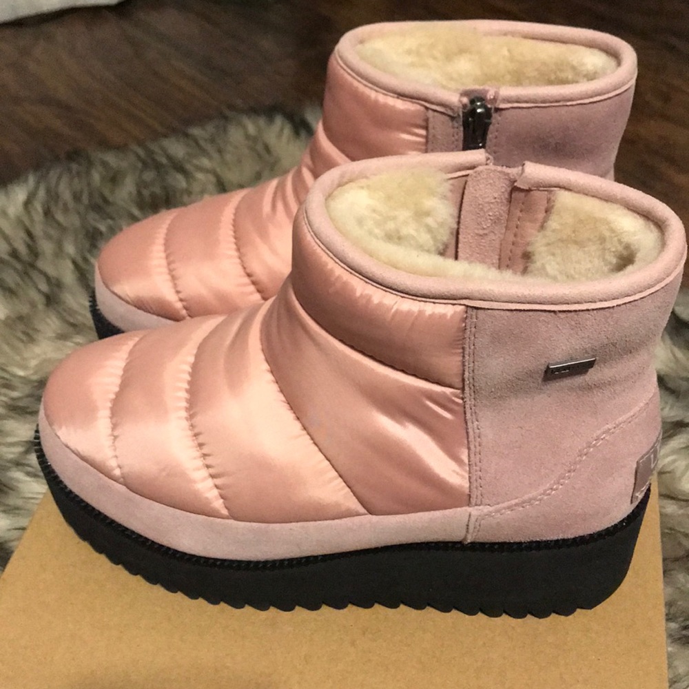 UGG RIDGE MINI